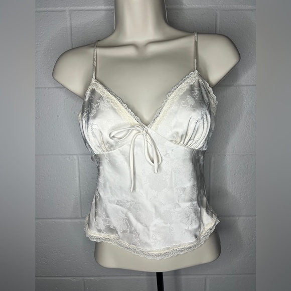 little lie Tops - Little Lie Women’s Small Ivory Lave Top with bow